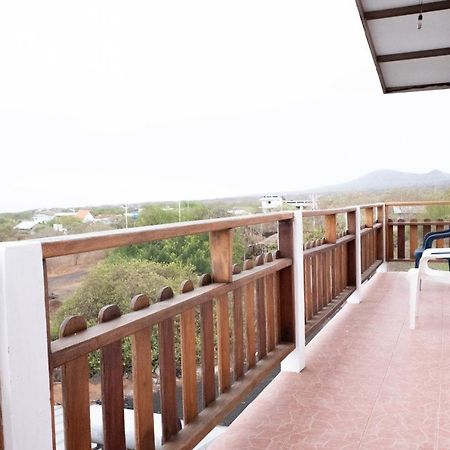 Hostal Santa Maria Floreana Exterior photo